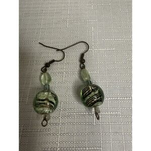 Vintage green glass beads earrings‎